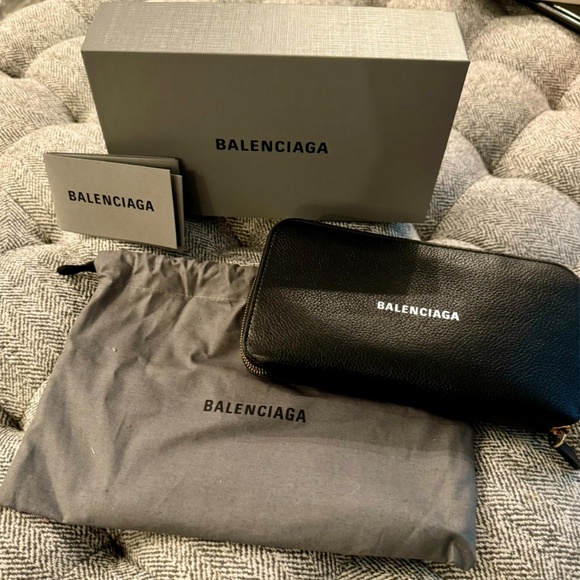 Balenciaga Wallet - Picture 1 of 6
